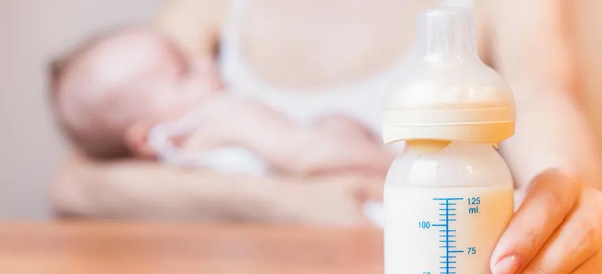 Breastfeeding Versus Bottle Feeding